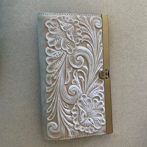 Patricia Nash | Cauchy Wallet